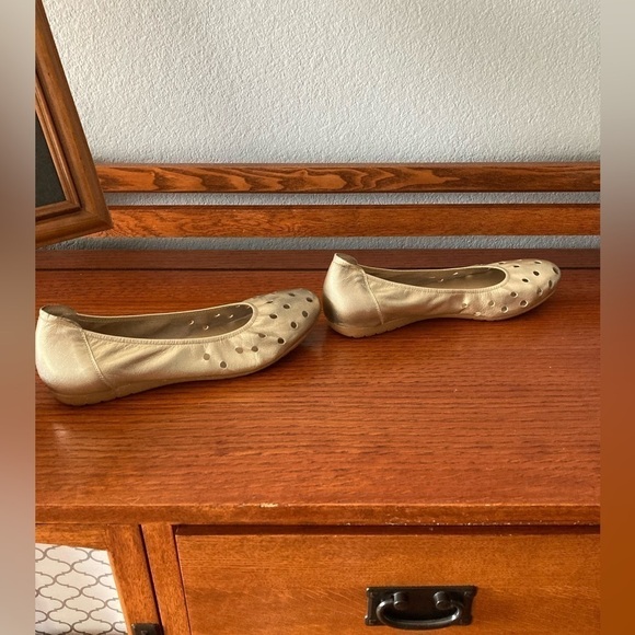Sabrinas Flats Size 41 Gold metallic US Size 9-9.5 - Picture 6 of 8